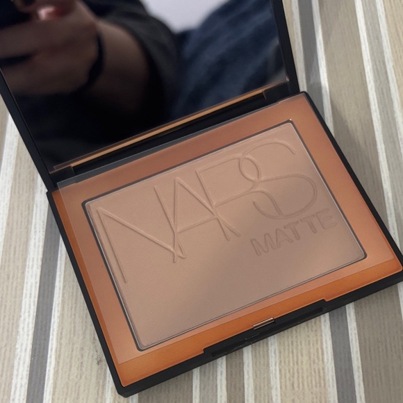 NARS Matte Bronzing Powder - Picture 2 of 2